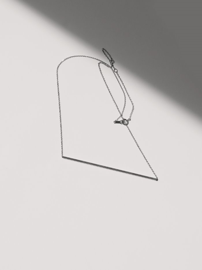 one line necklace