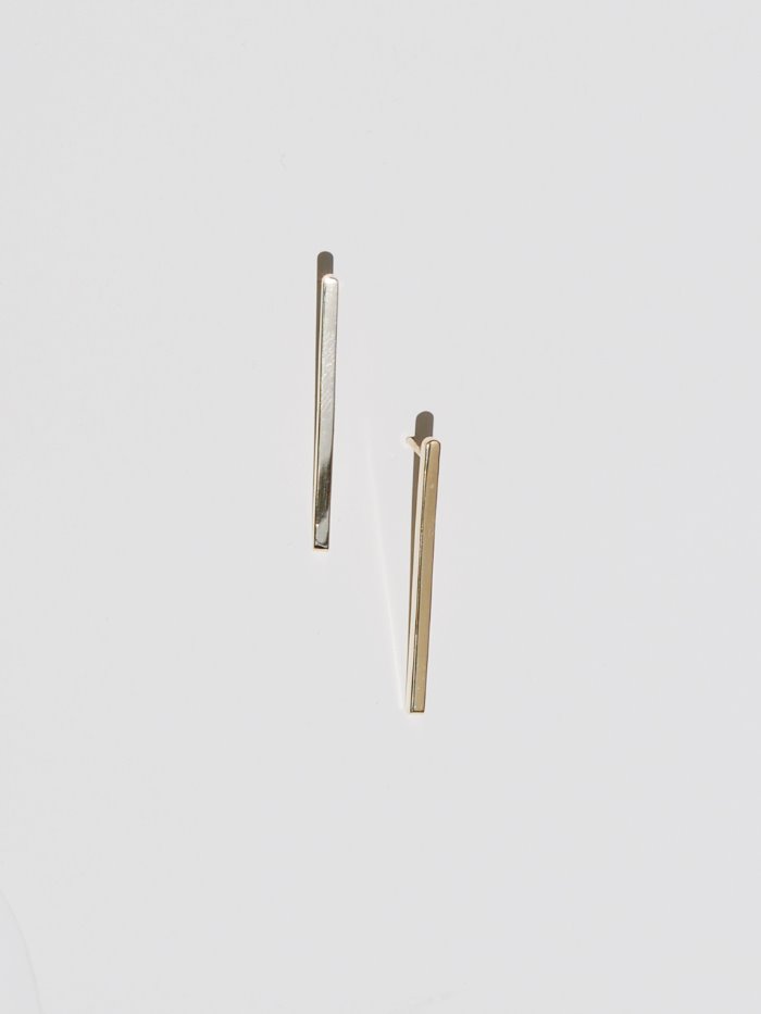 simple line gold earrings
